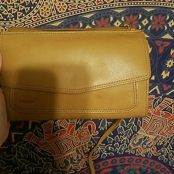 Fossil Genuine Leather Crossbody Bag - Picture 5 of 7